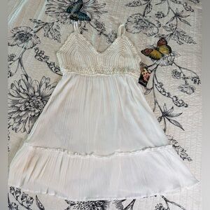 A Hint of Blush SZ 1X White croche top babydoll dress Spaghetti Adj straps NWT